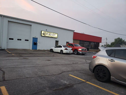 Auto Repair Shop «Brownsburg Auto Center», reviews and photos, 710 E Main St, Brownsburg, IN 46112, USA