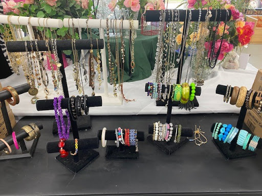 Thrift Store «GRACEful Buys», reviews and photos, 700 W Euless Blvd, Euless, TX 76040, USA