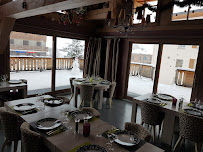 Atmosphère du Restaurant français Les Neiges à Saint-Sorlin-d'Arves - n°5