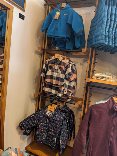 Clothing Store «Patagonia Cardiff-by-The-Sea», reviews and photos, 2185 San Elijo Ave, Cardiff, CA 92007, USA