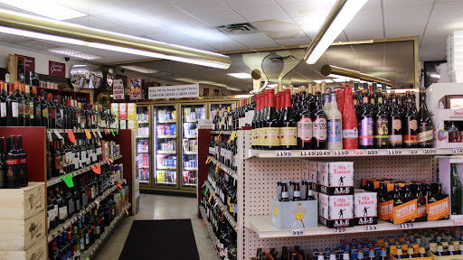 Liquor Store «Greenway Liquors», reviews and photos, 105 W Grant St, Minneapolis, MN 55403, USA