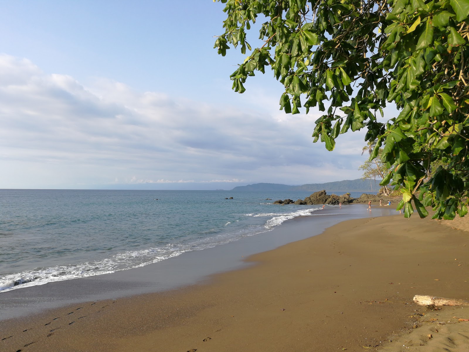 Foto van Cocalito Beach met ruim strand