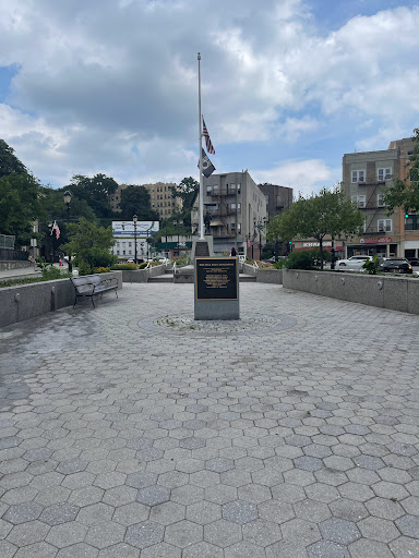Post Office «United States Postal Service», reviews and photos, 79-81 Main St, Yonkers, NY 10701, USA