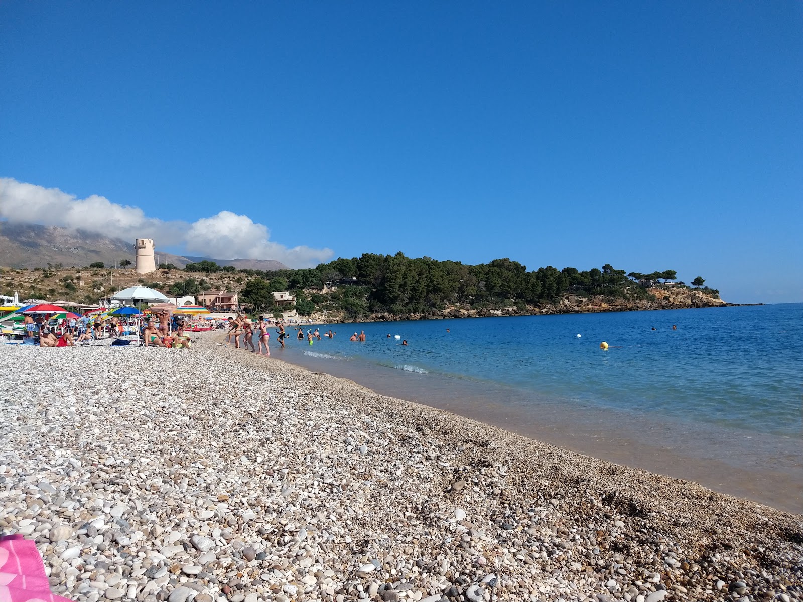 Foto von Guidaloca Strand mit sehr sauber Sauberkeitsgrad