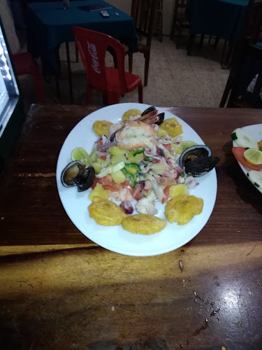 Opiniones de La Caida Del Sol Restaurant en Puerto Lopez - Restaurante