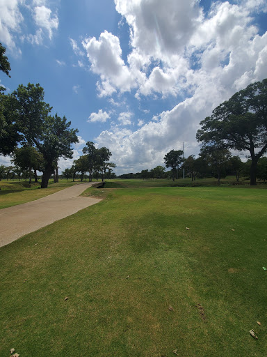 Golf Club «Grand Oaks», reviews and photos, 3502 Country Club Dr, Grand Prairie, TX 75052, USA