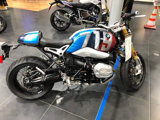 BMW Motorcycle Dealer «BMW Motorcycles of Burbank», reviews and photos, 2913 N Ontario St, Burbank, CA 91504, USA