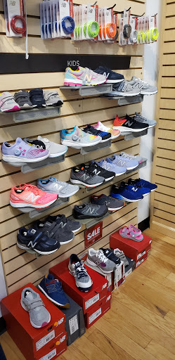 Shoe Store «New Balance Nashville @ Cool Springs», reviews and photos, 420 Cool Springs Blvd # 130, Franklin, TN 37067, USA