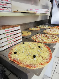 Plats et boissons du Pizzeria La Pizz' Au Feu de Bois à Brive-la-Gaillarde - n°4