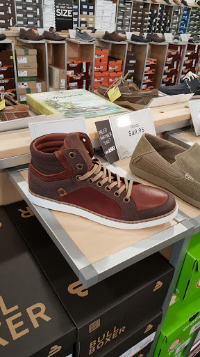 Shoe Store «DSW Designer Shoe Warehouse», reviews and photos, 520 E Waterfront Dr, Homestead, PA 15120, USA