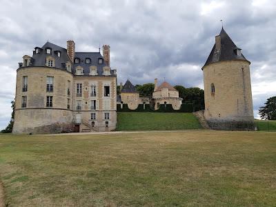 Aire de camping-cars à Neuvy-le-Barrois