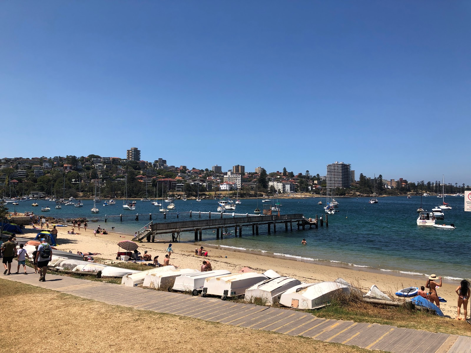 Photo de Forty Baskets Beach avec un rivage droit