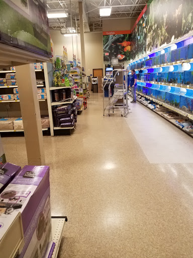 Pet Supply Store «PetSmart», reviews and photos, 1671 E Market St, Harrisonburg, VA 22801, USA