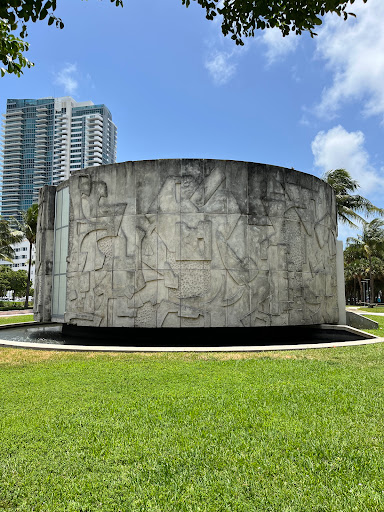 Park «Collins Park», reviews and photos, 2100 Collins Ave, Miami Beach, FL 33140, USA