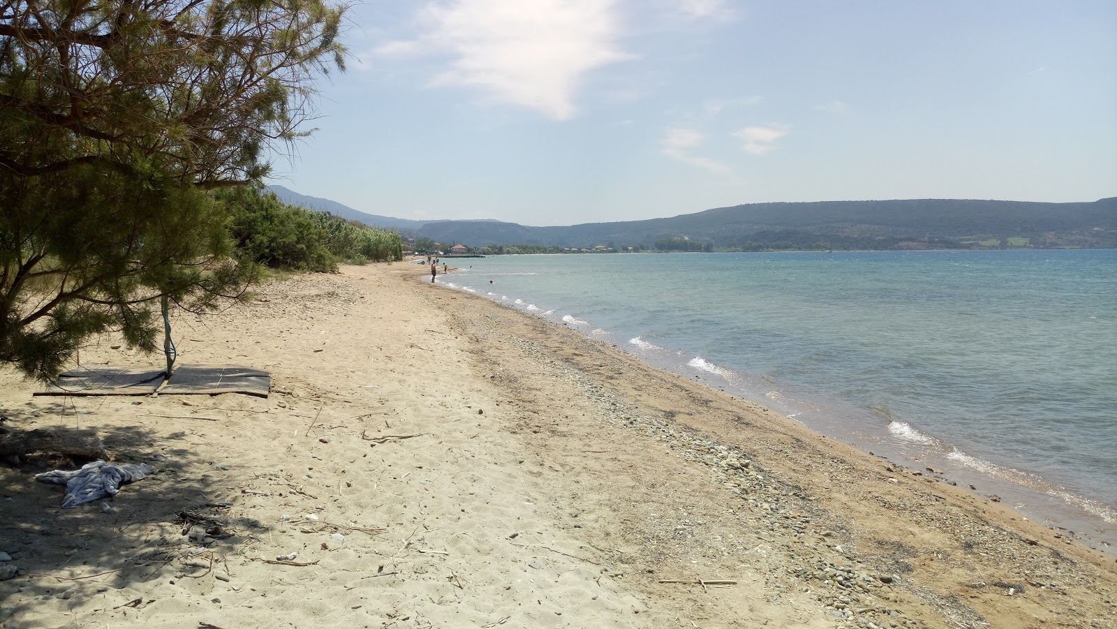 Fotografija Paralia Gialova II z turkizna čista voda površino