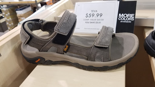 Shoe Store «DSW Designer Shoe Warehouse», reviews and photos, 1350 Bald Hill Rd, Warwick, RI 02886, USA