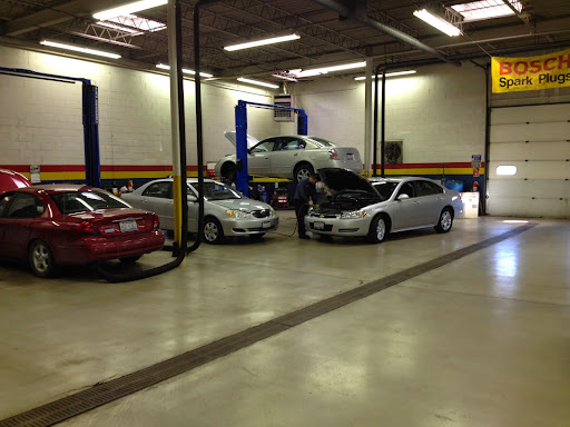 Auto Repair Shop «Performance Auto Center», reviews and photos, 1051 Bonaventure Dr, Elk Grove Village, IL 60007, USA