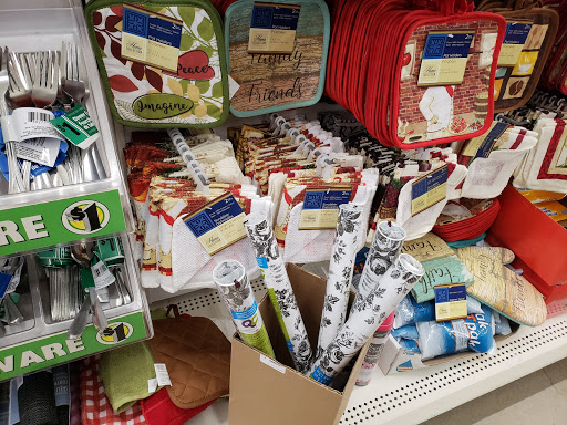 Dollar Store «Dollar Tree», reviews and photos, 1065 Kennedy Rd E, Windsor, CT 06095, USA