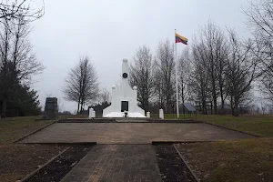 Lietuvos nepriklausomybės paminklas image