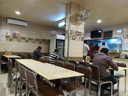 Lucky Cafe - Olaya St, Al, Riyadh 12211, Saudi Arabia