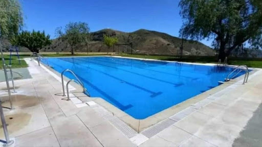 Poppi Piscina en Canillas de Aceituno, Málaga