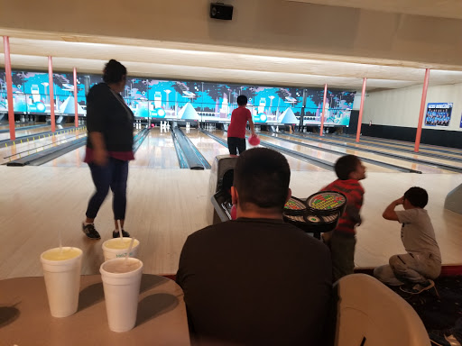 Bowling Alley «Strike Zone Family Entertainment Center», reviews and photos, 921 Red Bird Ln, Mayfield, KY 42066, USA