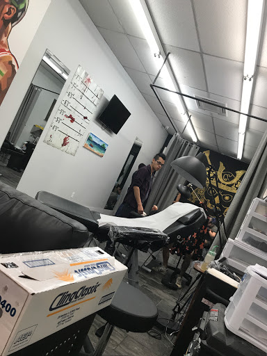 Tattoo Shop «The Artitude Tattoo Shop LLC», reviews and photos, 32-86 Steinway St, Astoria, NY 11103, USA