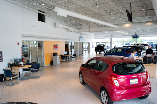Chevrolet Dealer «Castle Chevy North», reviews and photos, 175 N Arlington Heights Rd, Elk Grove Village, IL 60007, USA