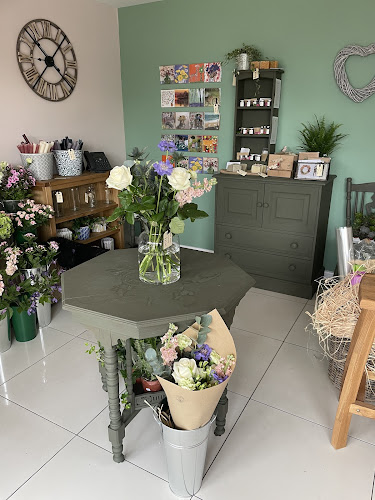 Reviews of 61 Petals in Colchester - Florist
