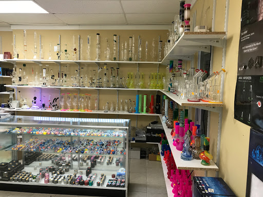 Vaporizer Store «New Milford Vapor & Smoke Shop», reviews and photos, 129 Danbury Rd, New Milford, CT 06776, USA