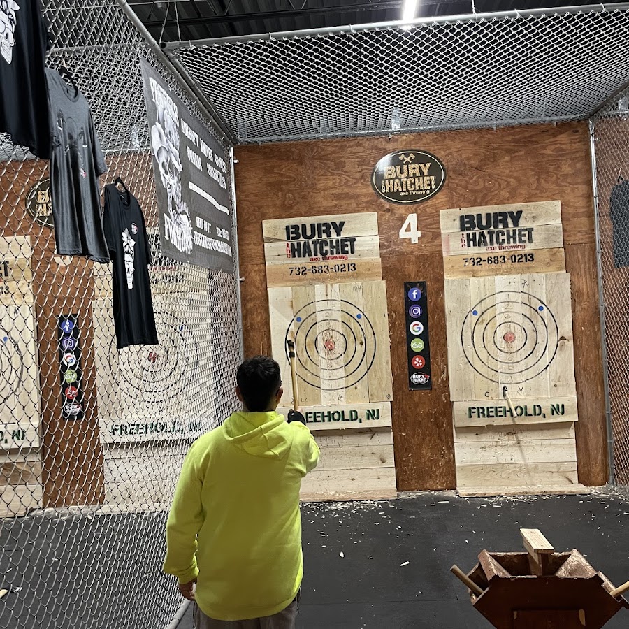 Bury the Hatchet Freehold - Axe Throwing