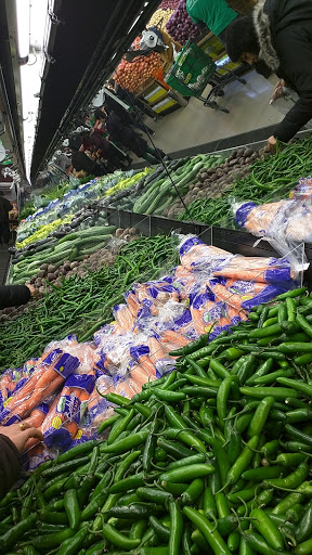 Grocery Store «Patel Brothers», reviews and photos, 830 W Golf Rd, Schaumburg, IL 60194, USA