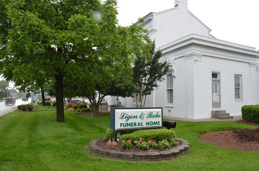 Funeral Home «Ligon & Bobo Funeral Home Inc», reviews and photos, 241 W Main St, Lebanon, TN 37087, USA