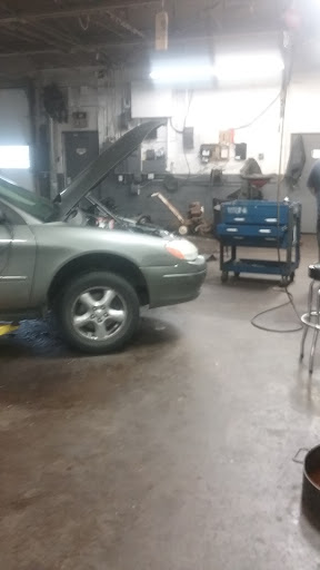 Auto Repair Shop «Auto Clinic», reviews and photos, 22130 Gratiot Ave, Eastpointe, MI 48021, USA