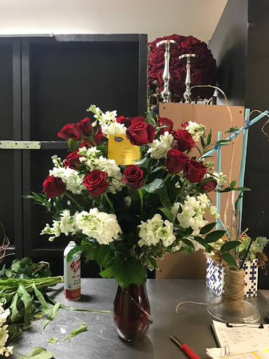 Florist «Flowers By Pouparina», reviews and photos, 7701 W 26th Ave #7, Hialeah, FL 33016, USA