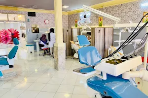 Toos Dental Clinic image