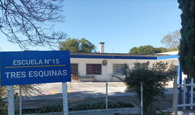 Escuela 15 Tres Esquinas - Escuela