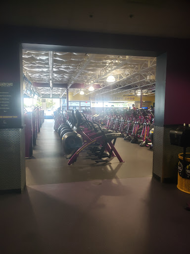 Gym «Planet Fitness - Dallas (Westmoreland), TX», reviews and photos, 3200 Falls Dr, Dallas, TX 75211, USA