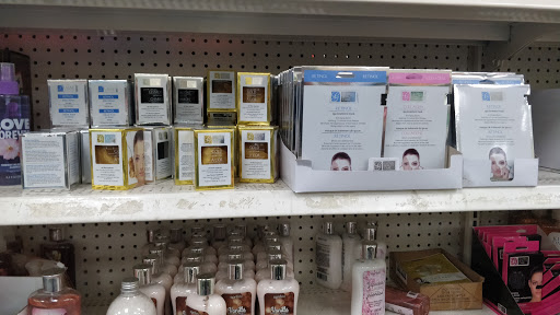 Dollar Store «Dollar Tree», reviews and photos, 2585 South Rd, Poughkeepsie, NY 12601, USA