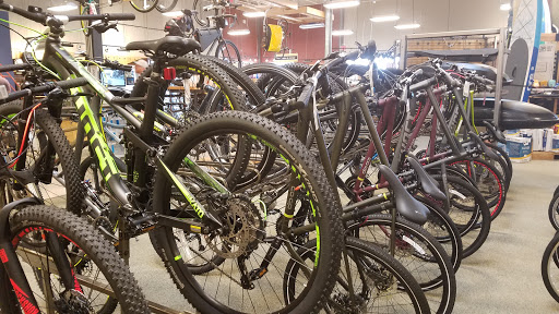 Camping Store «REI», reviews and photos, 11581 Fountains Dr, Maple Grove, MN 55369, USA