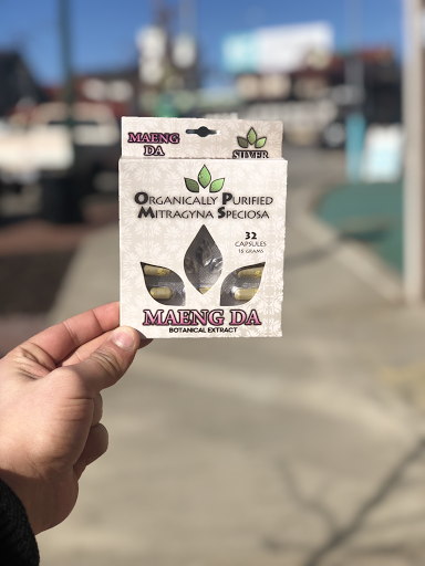 Tobacco Shop «18 Plus Vape & Shop», reviews and photos, 4037 Broadway, Kansas City, MO 64111, USA