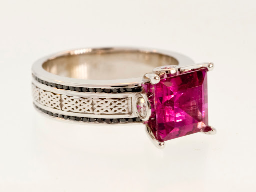 Jewelry Store «Veleska Jewelry», reviews and photos, 2359 Lincoln Hwy E, Lancaster, PA 17602, USA