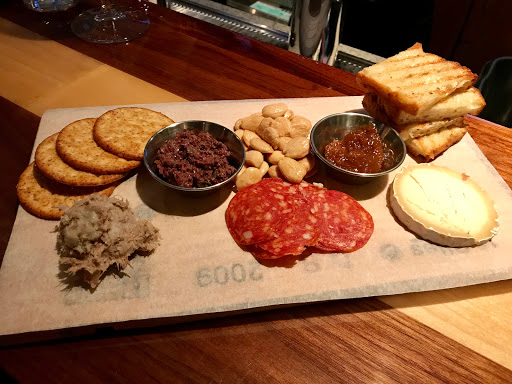 Wine Store «Cellar Door», reviews and photos, 5150 Main St A, Downers Grove, IL 60515, USA