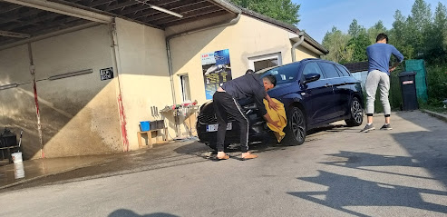 Florennes Hand car wash