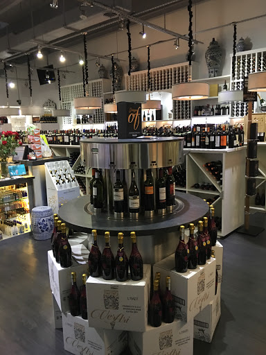 Liquor Store «Doral Wine & Spirits», reviews and photos, 10411 NW 41st St, Doral, FL 33178, USA