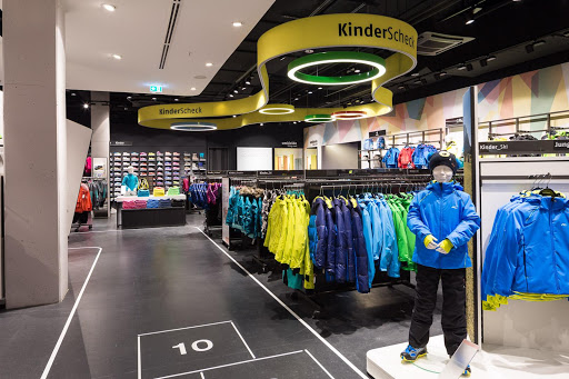 Stores to buy women s sportswear Berlin