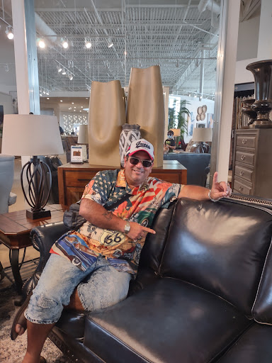 Furniture Store «Rooms To Go Furniture Store - Daytona Beach», reviews and photos, 2375 W International Speedway Blvd, Daytona Beach, FL 32114, USA
