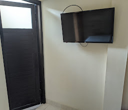 RedDoorz Syariah near Purwosari Train Station photo