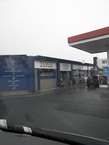 ESSO TESCO PENDLEBURY EXPRESS - Gas station