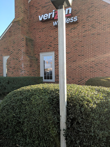 Cell Phone Store «Verizon», reviews and photos, 100 Riverbend Dr, Charlottesville, VA 22911, USA
